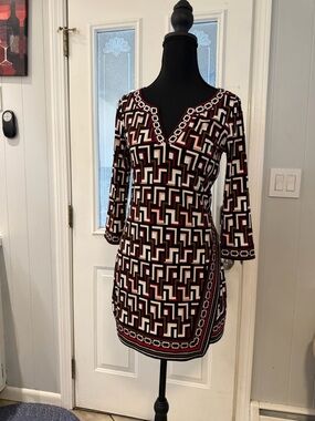 White House Black Market Geometric V-Neck Mini Dress in Black, White & Burgundy